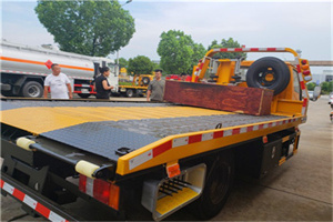 响水附近拖车电话号码服务